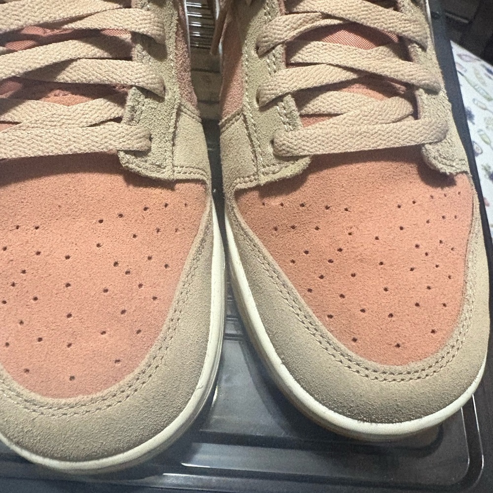 Nike Men's Sneakers in Tan and Pink